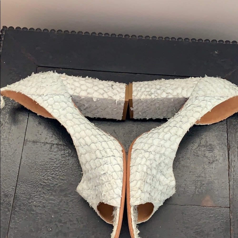 3.1 Phillip Lim soft leather peep toe heels unique - Picture 16 of 16